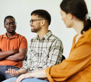 psychotherapy-meeting-woman-support-group-manthera-2023-12-11-02-12-10-utc
