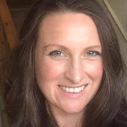 Profile pic facebook cropped (002)